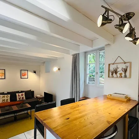 Maison De Rare Vu Chateau דירה קאין